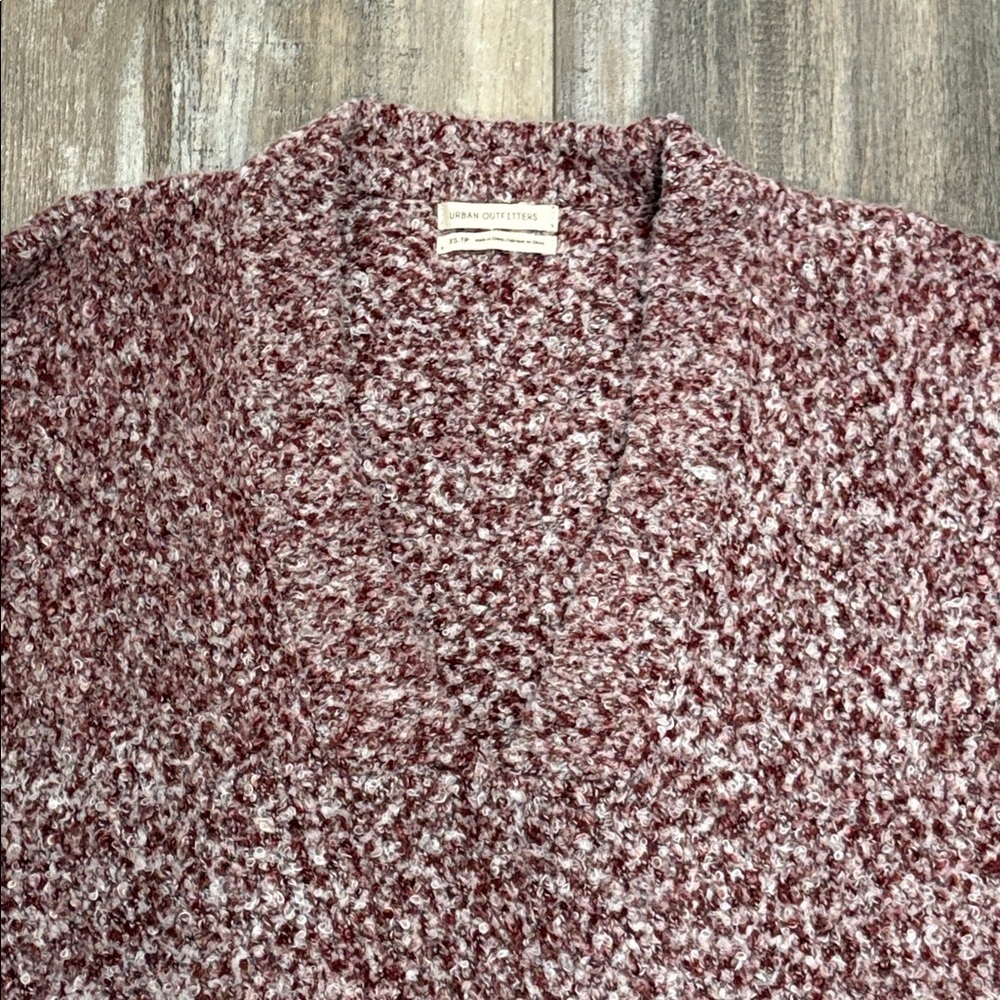Urban Outfitters UO Oversized Fuzzy V-Neck Side Slit Sweater XS - Picture 2 of 10